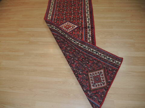 Hamedan Red Runner Hand Knotted 26 X 90  Area Rug 100-137392 Image 5
