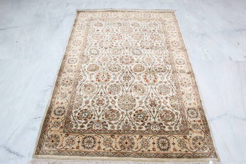 Jaipur White Hand Knotted 40 X 61  Area Rug 905-137539 Image 1