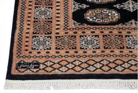 Bokhara Black Hand Knotted 40 X 61  Area Rug 700-137596 Image 4