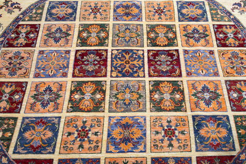 Chobi Beige Round Hand Knotted 69 X 69  Area Rug 700-139940 Image 3
