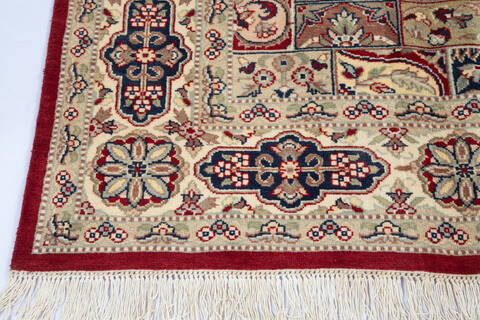 Pak-Persian Red Hand Knotted 60 X 92  Area Rug 700-143407 Image 5