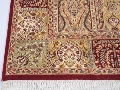 Pak-Persian Red Hand Knotted 80 X 103  Area Rug 700-143414 Image 4