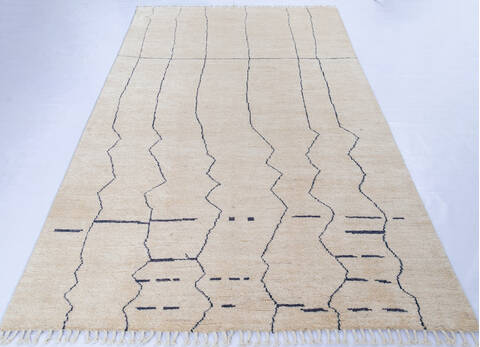 Moroccan White Hand Knotted 64 X 100  Area Rug 700-143457 Image 1