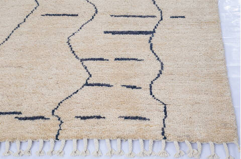 Moroccan White Hand Knotted 64 X 100  Area Rug 700-143457 Image 4
