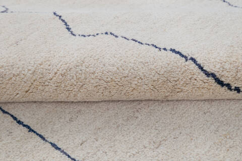 Moroccan White Hand Knotted 64 X 100  Area Rug 700-143457 Image 5