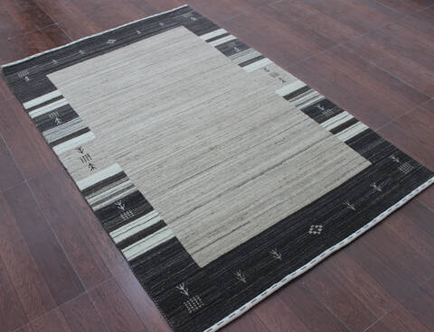 Luri Grey Hand Loomed 40 X 60  Area Rug 902-144953 Image 1