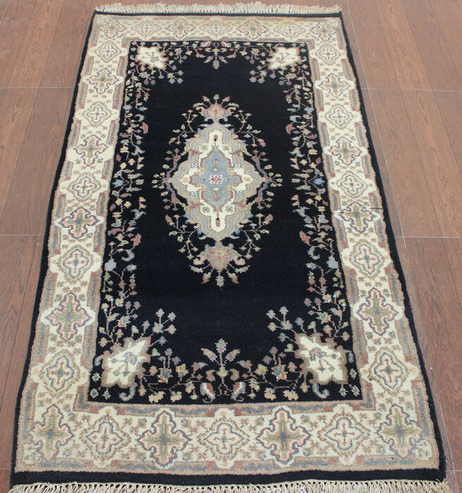 Kashan Black Hand Knotted 30 X 50  Area Rug 902-145200 Image 3