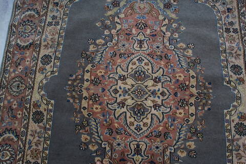 Kashan Blue Hand Knotted 59 X 91  Area Rug 905-145258 Image 6