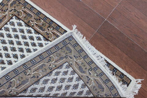 Vintage Multicolor Hand Knotted 20 X 30  Area Rug 902-145408 Image 1