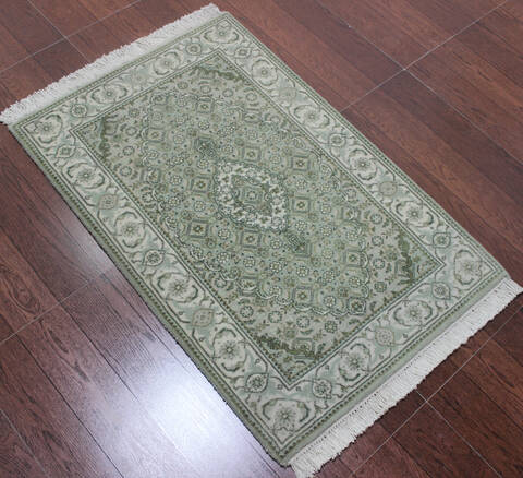 Mahi Grey Hand Knotted 20 X 30  Area Rug 902-145414 Image 2