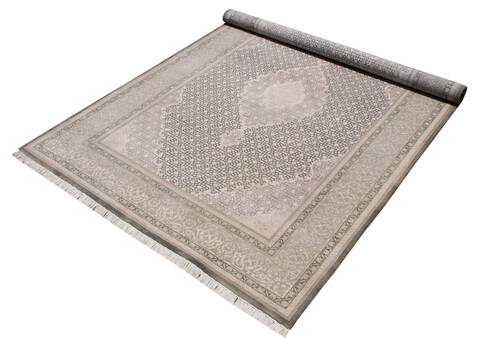 Mahi Grey Hand Knotted 56 X 80  Area Rug 902-145547 Image 3