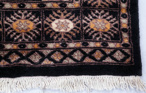 Bokhara Black Runner Hand Knotted 27 X 98  Area Rug 700-145690 Image 4