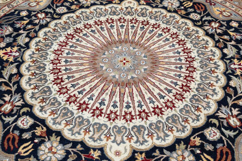 Pak-Persian Black Round Hand Knotted 92 X 92  Area Rug 700-145709 Image 2