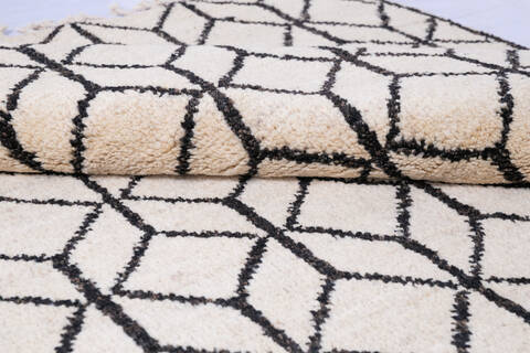 Moroccan White Hand Knotted 41 X 63  Area Rug 700-145761 Image 5