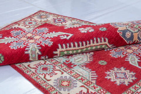 Kazak Red Hand Knotted 32 X 49  Area Rug 700-146712 Image 4