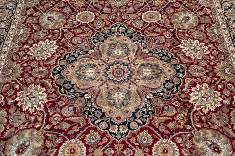 Pak-Persian Red Hand Knotted 61 X 90  Area Rug 700-146896 Image 3