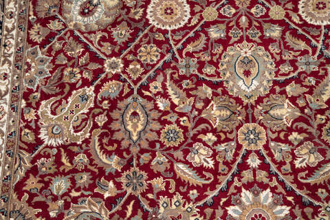 Pak-Persian Red Hand Knotted 61 X 90  Area Rug 700-146896 Image 4