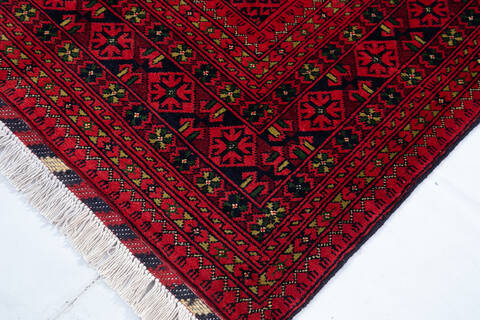 Khan Mohammadi Red Hand Knotted 67 X 95  Area Rug 700-147033 Image 3