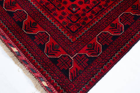 Khan Mohammadi Red Hand Knotted 68 X 95  Area Rug 700-147037 Image 3