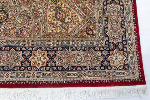 Pak-Persian Red Hand Knotted 62 X 94  Area Rug 700-147129 Image 4