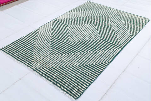 Kilim Green Hand Knotted 40 X 62  Area Rug 700-147144 Image 2