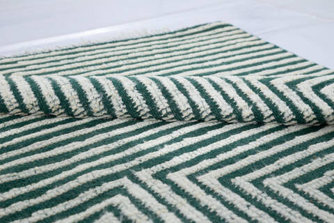 Kilim Green Hand Knotted 40 X 62  Area Rug 700-147144 Image 6