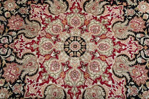 Pak-Persian Black Hand Knotted 91 X 122  Area Rug 700-147457 Image 7