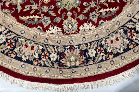 Pak-Persian Red Round Hand Knotted 50 X 50  Area Rug 700-147467 Image 3