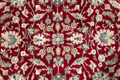 Pak-Persian Red Round Hand Knotted 50 X 50  Area Rug 700-147467 Image 4