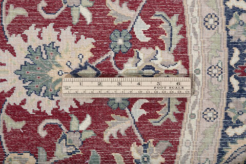 Pak-Persian Red Round Hand Knotted 50 X 50  Area Rug 700-147467 Image 6