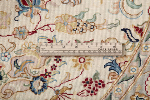 Pak-Persian Beige Round Hand Knotted 51 X 51  Area Rug 700-147468 Image 5