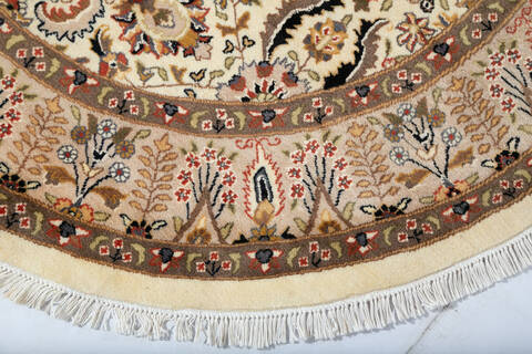 Pak-Persian Beige Round Hand Knotted 50 X 50  Area Rug 700-147469 Image 3