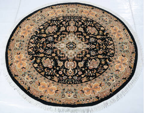 Pak-Persian Black Round Hand Knotted 50 X 50  Area Rug 700-147470 Image 1