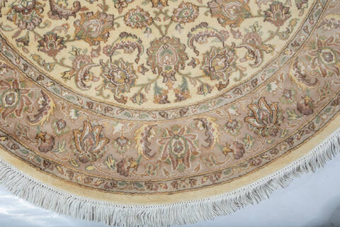 Pak-Persian Beige Round Hand Knotted 51 X 51  Area Rug 700-147471 Image 3