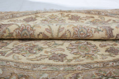 Pak-Persian Beige Round Hand Knotted 51 X 51  Area Rug 700-147471 Image 5
