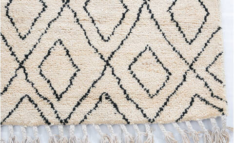 Moroccan White Hand Knotted 67 X 95  Area Rug 700-147481 Image 5