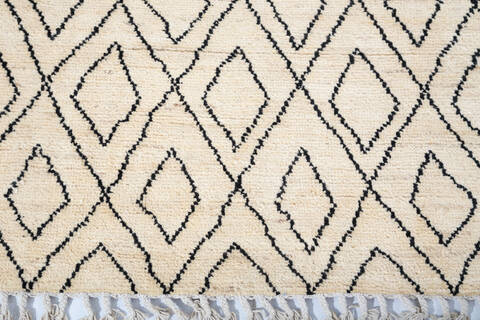 Moroccan White Hand Knotted 58 X 80  Area Rug 700-147482 Image 3