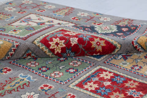 Kazak Light Gray Hand Knotted 34 X 49  Area Rug 700-148096 Image 6