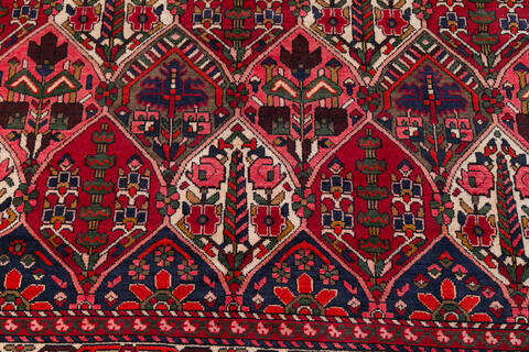 Bakhtiar Red Hand Knotted 74 X 100  Area Rug 700-148157 Image 4