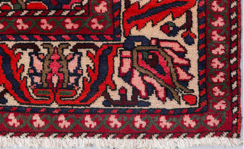 Bakhtiar Red Hand Knotted 74 X 100  Area Rug 700-148157 Image 5