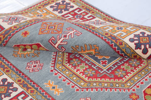 Kazak Grey Hand Knotted 40 X 58  Area Rug 700-148175 Image 5