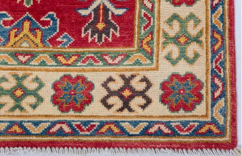 Kazak Red Hand Knotted 28 X 43  Area Rug 700-148178 Image 4