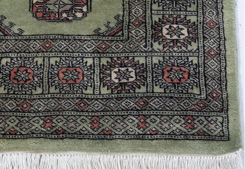 Bokhara Green Hand Knotted 41 X 64  Area Rug 700-148194 Image 4
