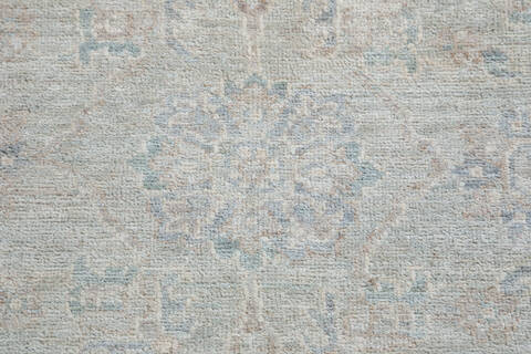 Chobi Light Gray Hand Knotted 40 X 66  Area Rug 700-148222 Image 4