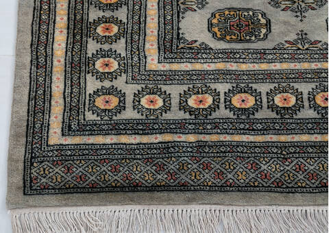 Bokhara Light Gray Hand Knotted 68 X 100  Area Rug 700-148264 Image 4