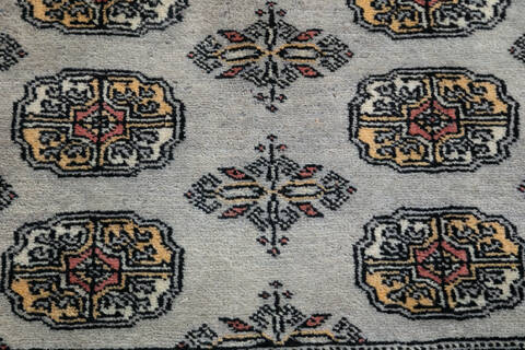 Bokhara Light Gray Hand Knotted 68 X 100  Area Rug 700-148264 Image 5