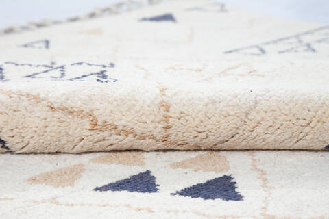 Moroccan Beige Hand Knotted 52 X 82  Area Rug 700-148313 Image 6