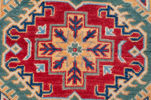 Kazak Green Hand Knotted 33 X 410  Area Rug 700-148341 Image 5