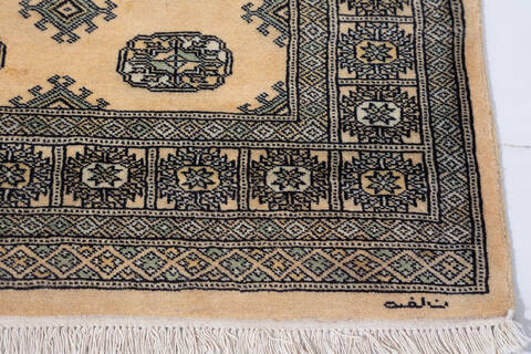 Bokhara Beige Hand Knotted 42 X 69  Area Rug 700-155572 Image 3