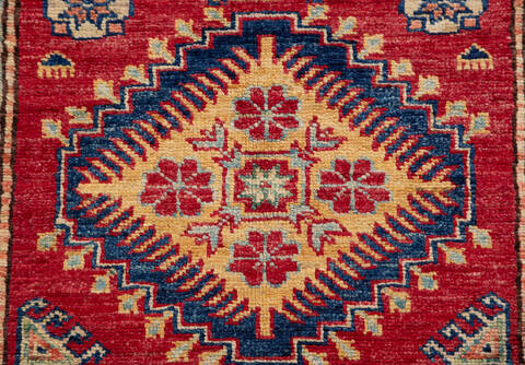 Kazak Red Hand Knotted 29 X 40  Area Rug 700-155683 Image 5